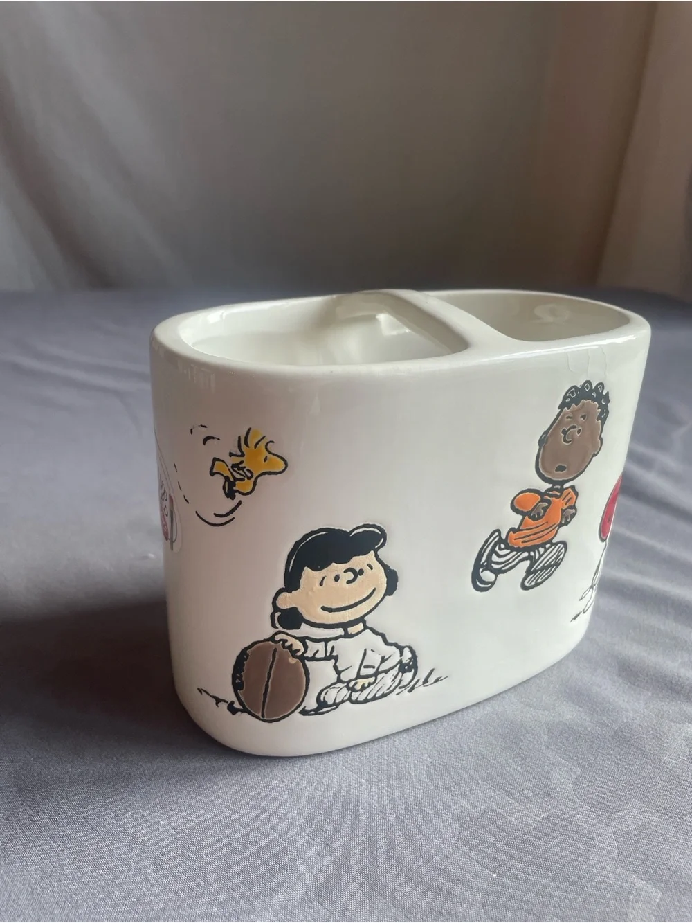 Peanuts Snoopy Ceramic Toothbrush Holder in White with Character Art NWT